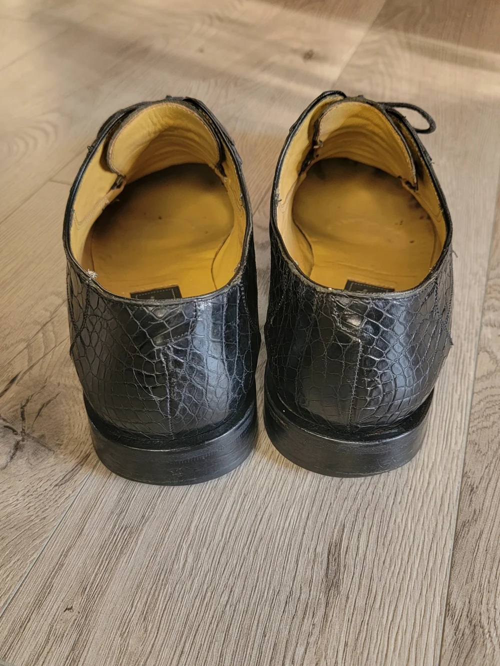 Mezlan Black Croc-Embossed Leather Lace-Up Oxfords 10